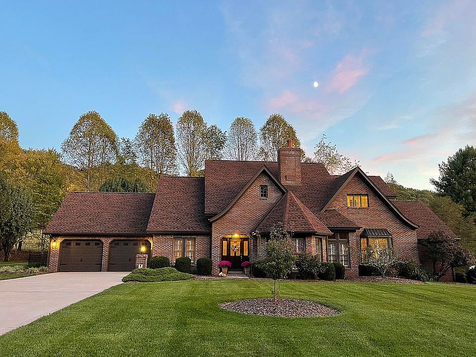 1st image of 338 Roscommon Dr