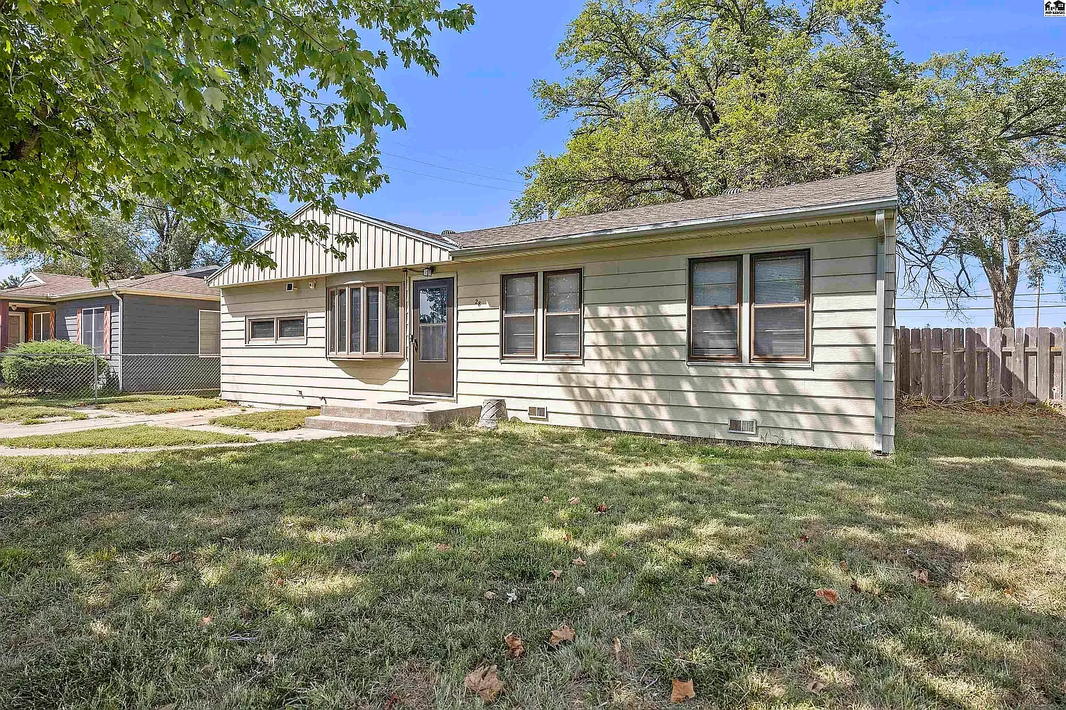 3 bed, 1232 sqft, $1,350 — Photo 3