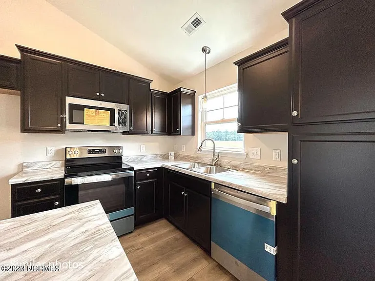 707 Alpha Ct — Photo 15