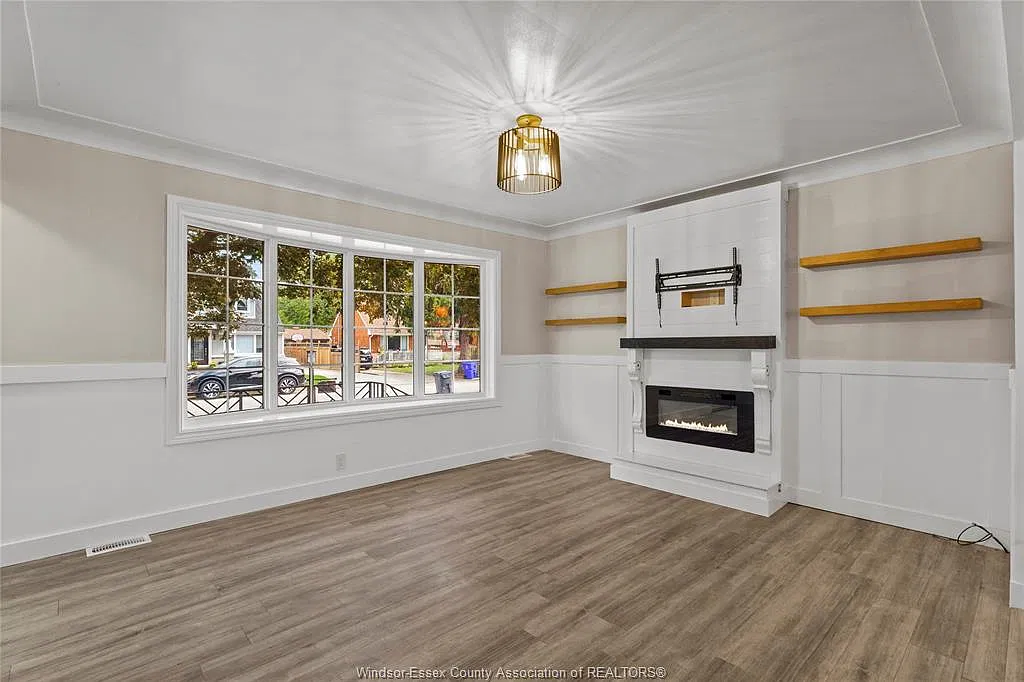 4 bed, $2,350 — Photo 4