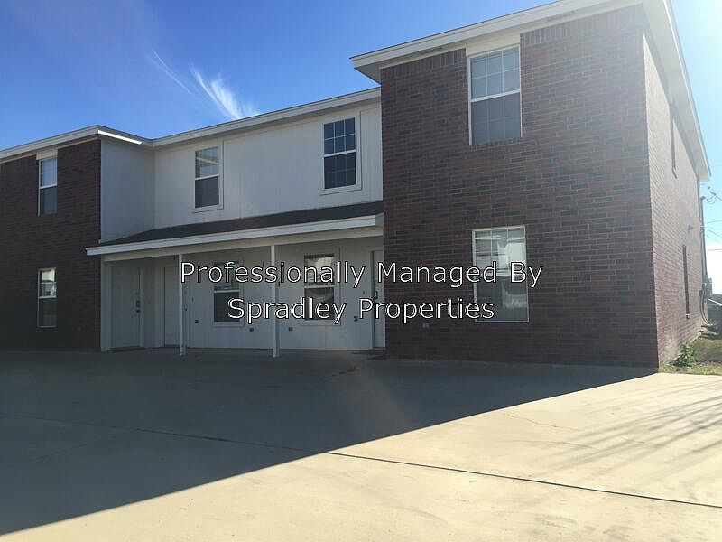 2nd image of 124 Ryan Cir Unit C