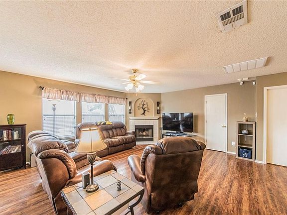 4th image of 8112 Gardengate Ct