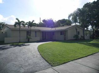 11950 SW 39th Ter, Miami, FL 33175