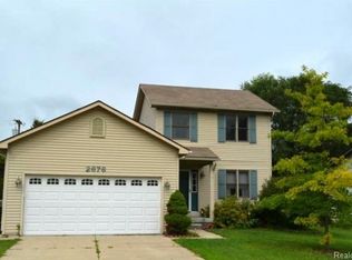 2676 Longview Ave, Rochester Hills, MI 48307