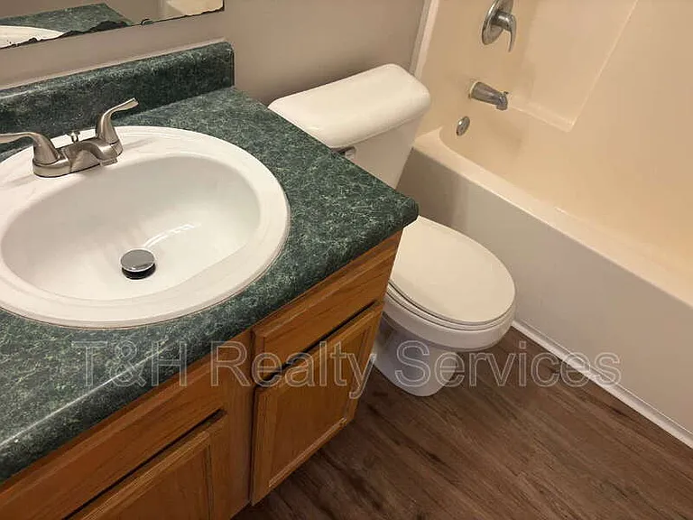 6682 Dunsdin Dr — Photo 20