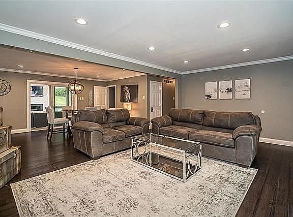 5th image of 2316 Rosegarden Dr