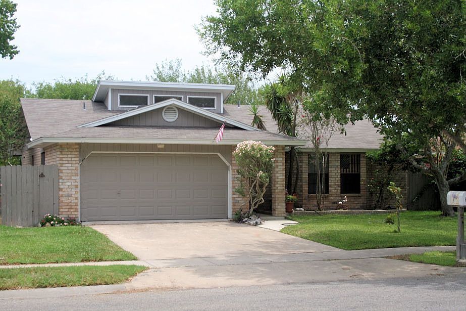 1st image of 662 Bel Air Dr