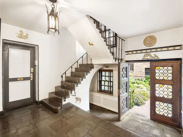 455 East 51st Street image 14 of 16