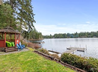 1871 E Trails End Dr, Belfair, WA 98528