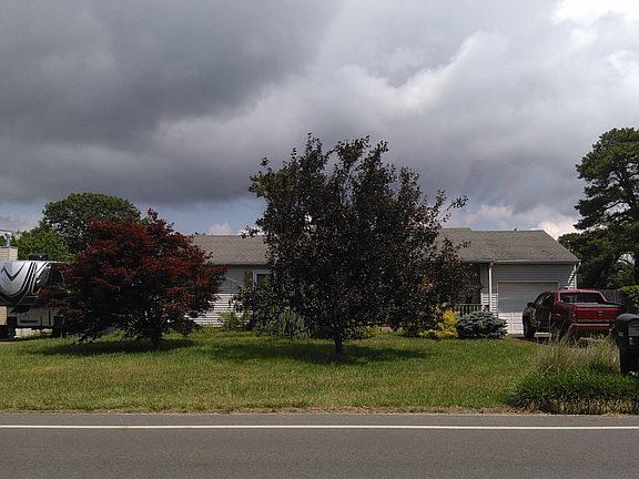 2nd image of 1141 Commonwealth Blvd