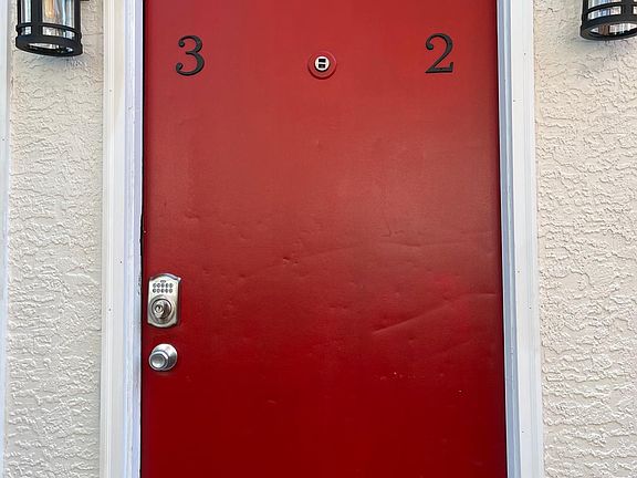 2nd image of 432 E 14th Ave APT 3
