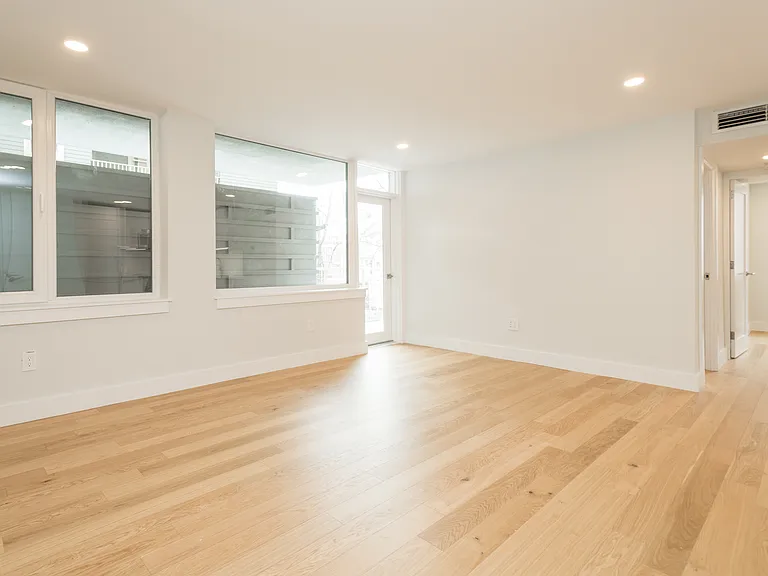 334 Harvard St #L2 — Photo 5