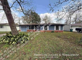 237 Berkshire Ln, Beaumont, TX 77707