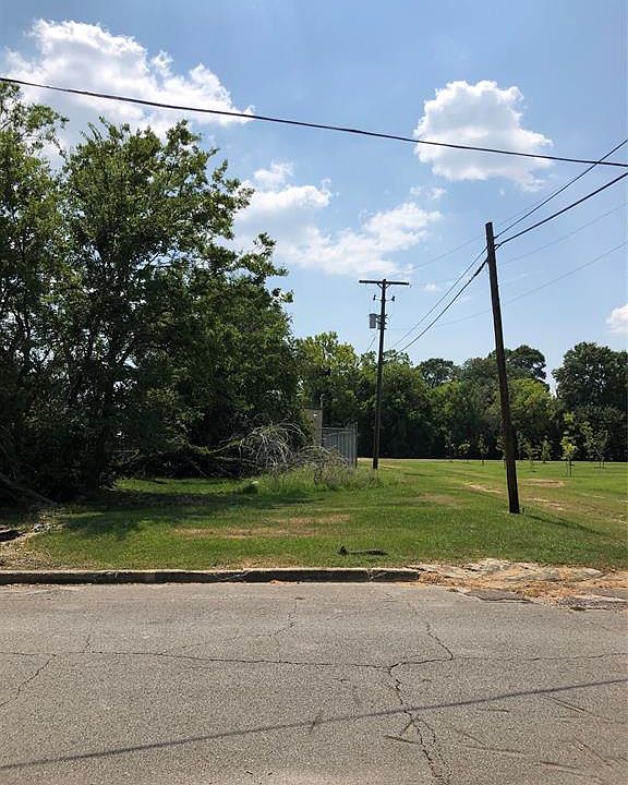 1st image of 371 Forrest St