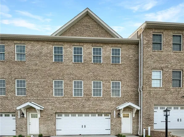 1123 Bayberry Dr, Canonsburg, PA 15317
