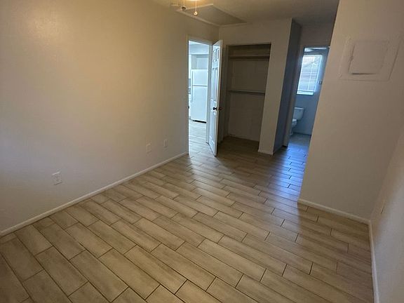 4th image of 2038 Waltman St