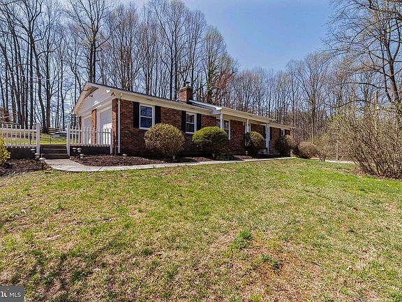 2nd image of 113 Dunbar Dr