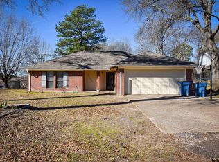 15019 Country Acres Dr, Lindale, TX 75771