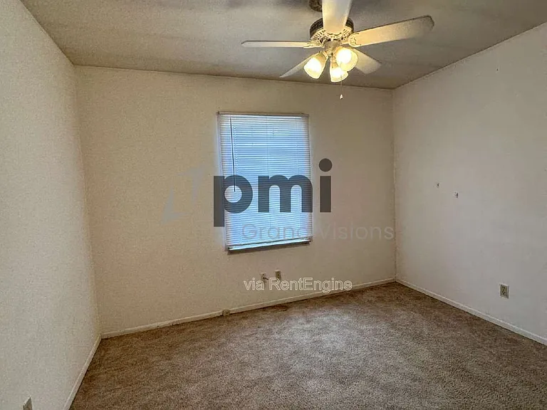 1612 University Dr — Photo 10