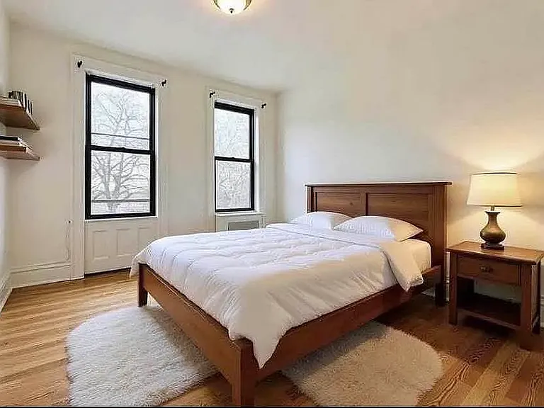 390 Woodbine St #3R — Photo 4