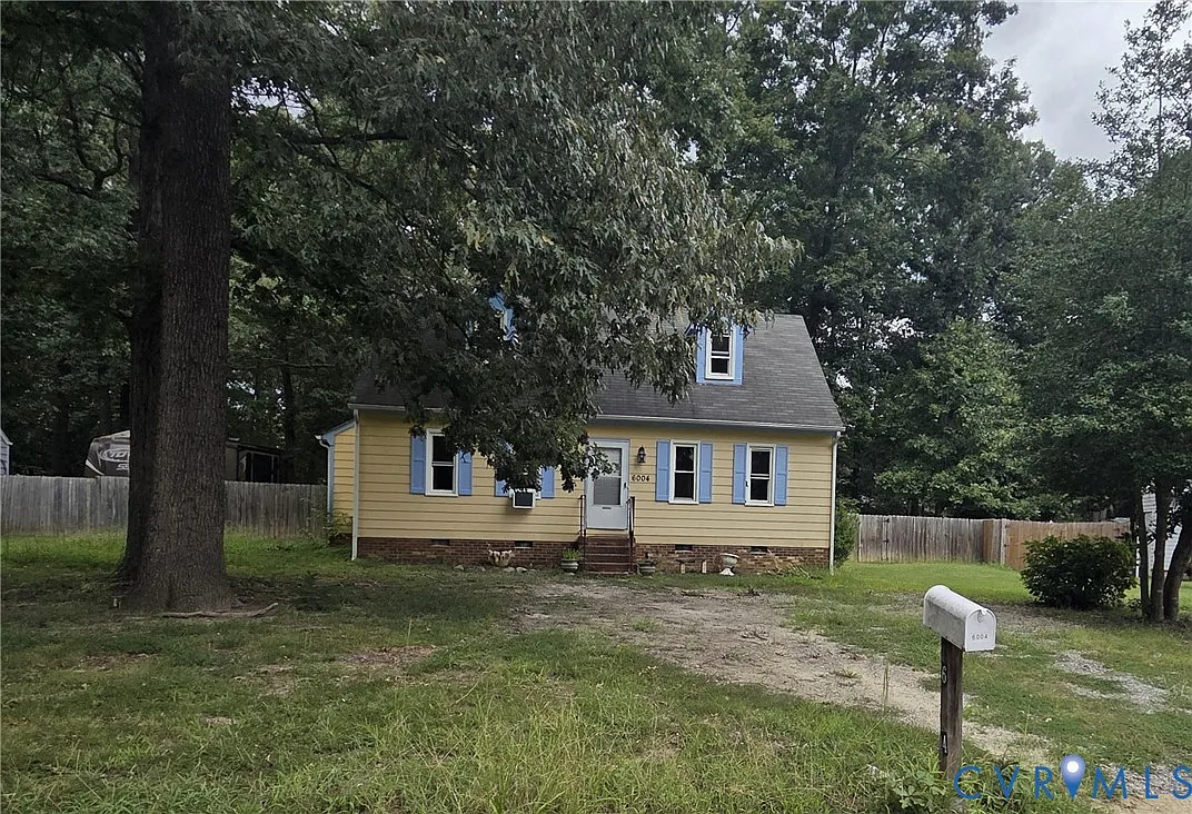 4 bed, 2.0 bath, 1324 sqft, $2,400 — Photo 1