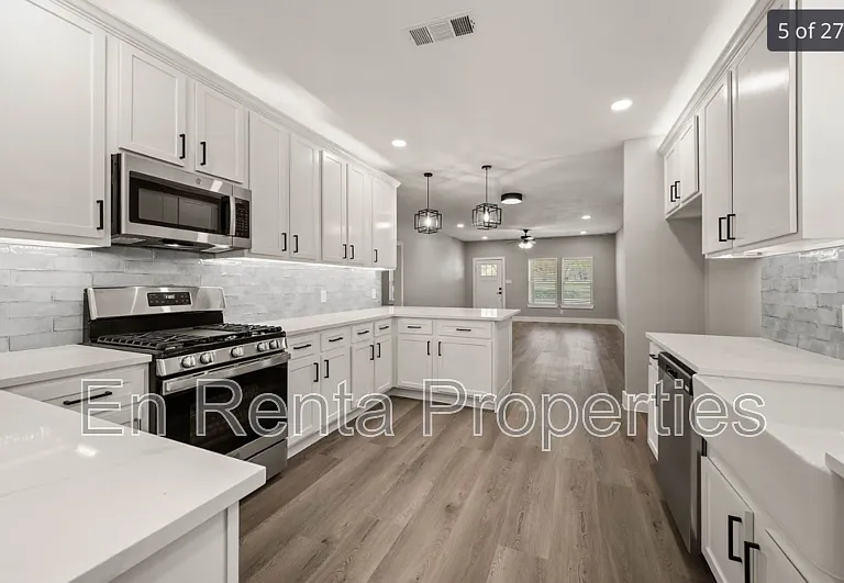 3329 Hemphill St — Photo 11