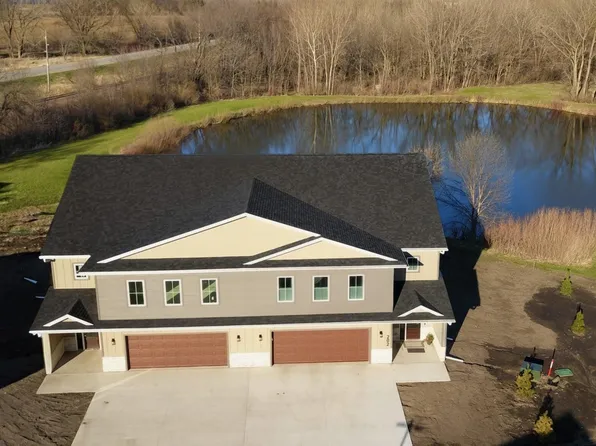 204 Stonebrook Ct, Clear Lake, IA 50428