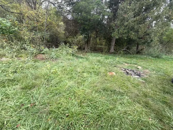 2830 Yellow Sulphur Rd, Christiansburg, VA 24073