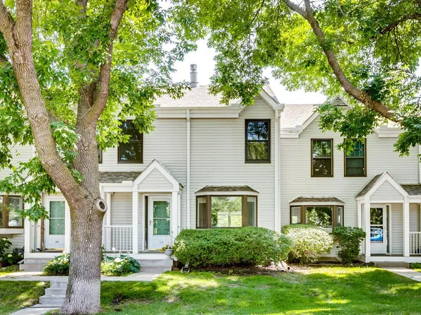 221 2nd St NE, Minneapolis, MN 55413