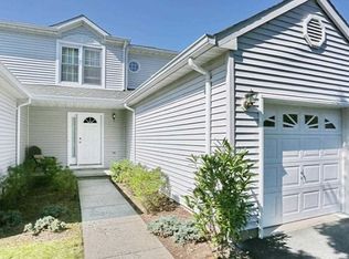 56 Foxwood Sq N #56, Old Tappan, NJ 07675