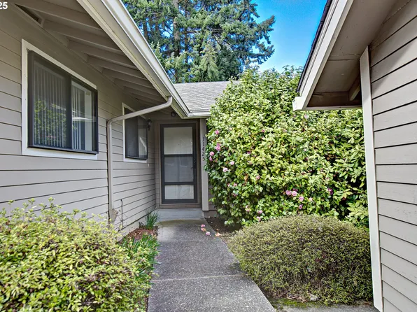 11425 SE Market St, Portland, OR 97216