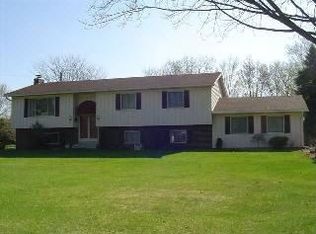 7606 Bridgeway Dr, Temperance, MI 48182