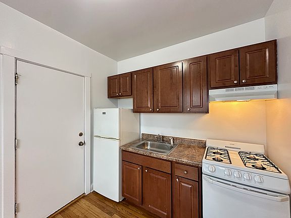 3rd image of 2617.5 N Spaulding Ave #S4