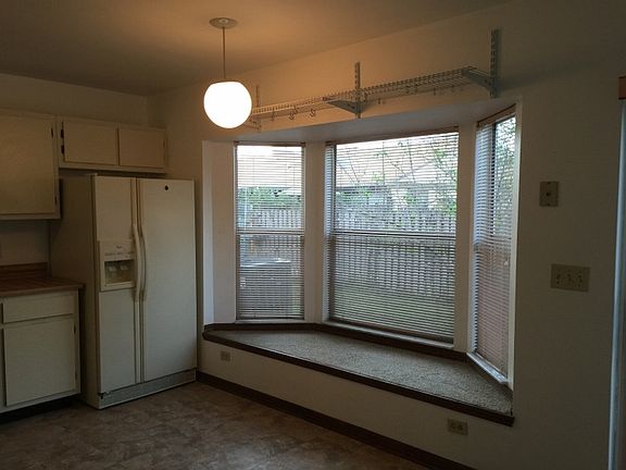 5th image of 3210 Parkside Ct