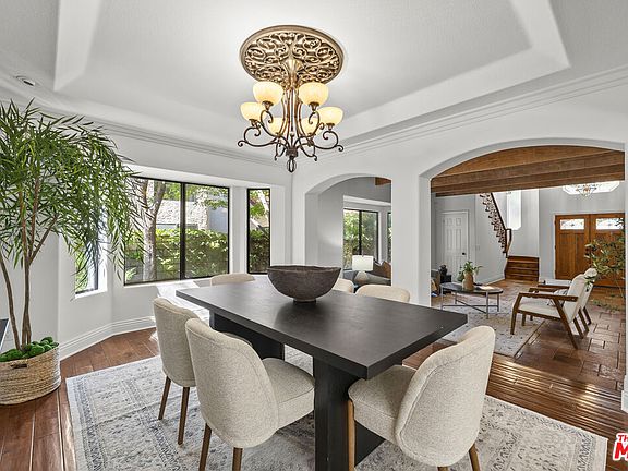 3rd image of 25345 Irving Ln