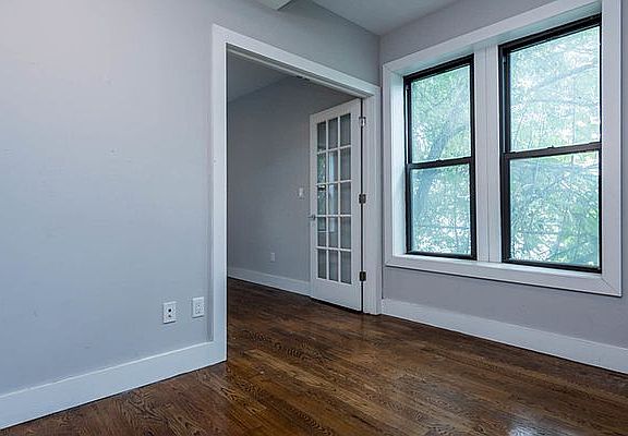 3rd image of 555 Franklin Ave #6