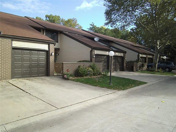 2nd image of 4460 Habersham Ln S #198