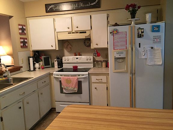 4th image of 847 Village Dr