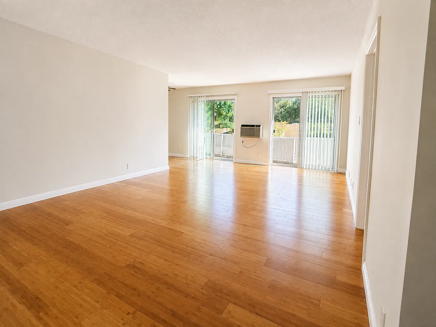 8939 Cadillac Ave — Photo 1