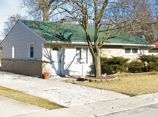 302 Sauganash St, Park Forest, IL 60466