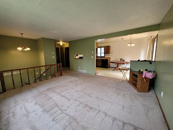 4th image of 443 Wisconsin St
