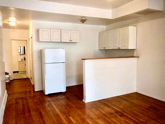 2nd image of 4823 4th Ave #4A