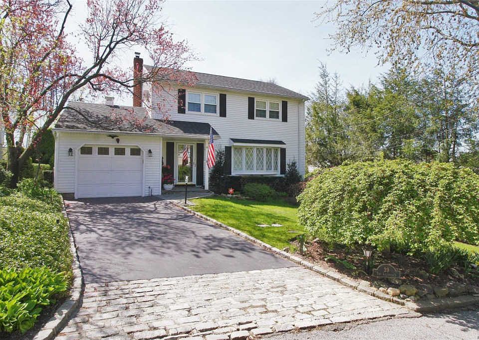 1st image of 39 Roosevelt Ave