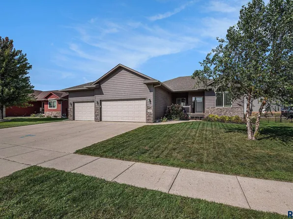 1015 N Cole Ave, Tea, SD 57064