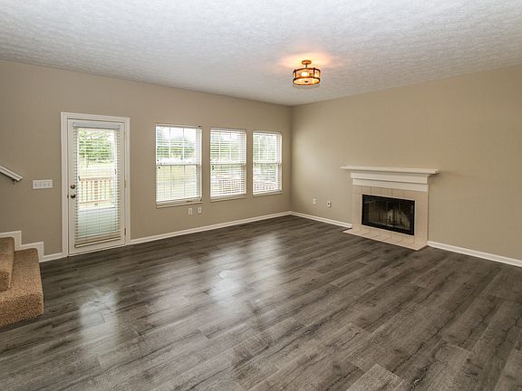 3rd image of 787 Stockbridge Dr