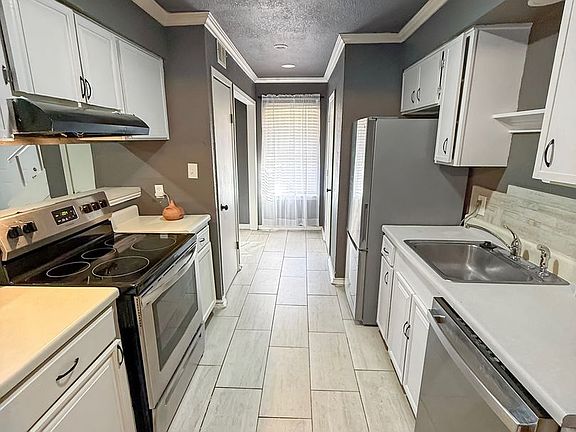 2nd image of 2206 E 66th Pl Unit 1611