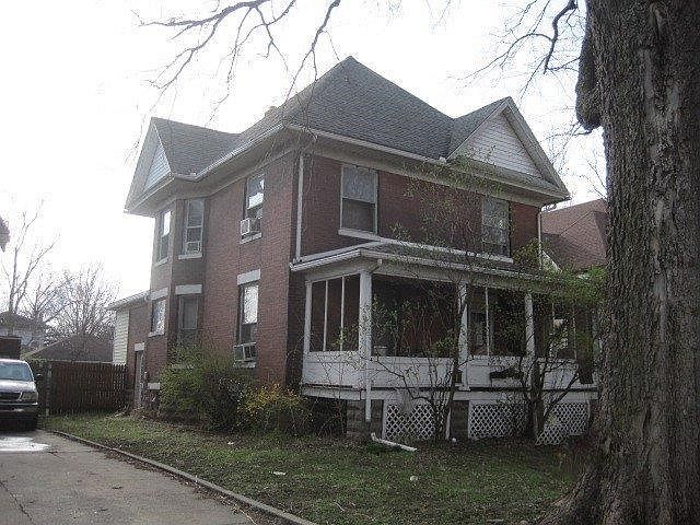 2nd image of 105 6th Ave