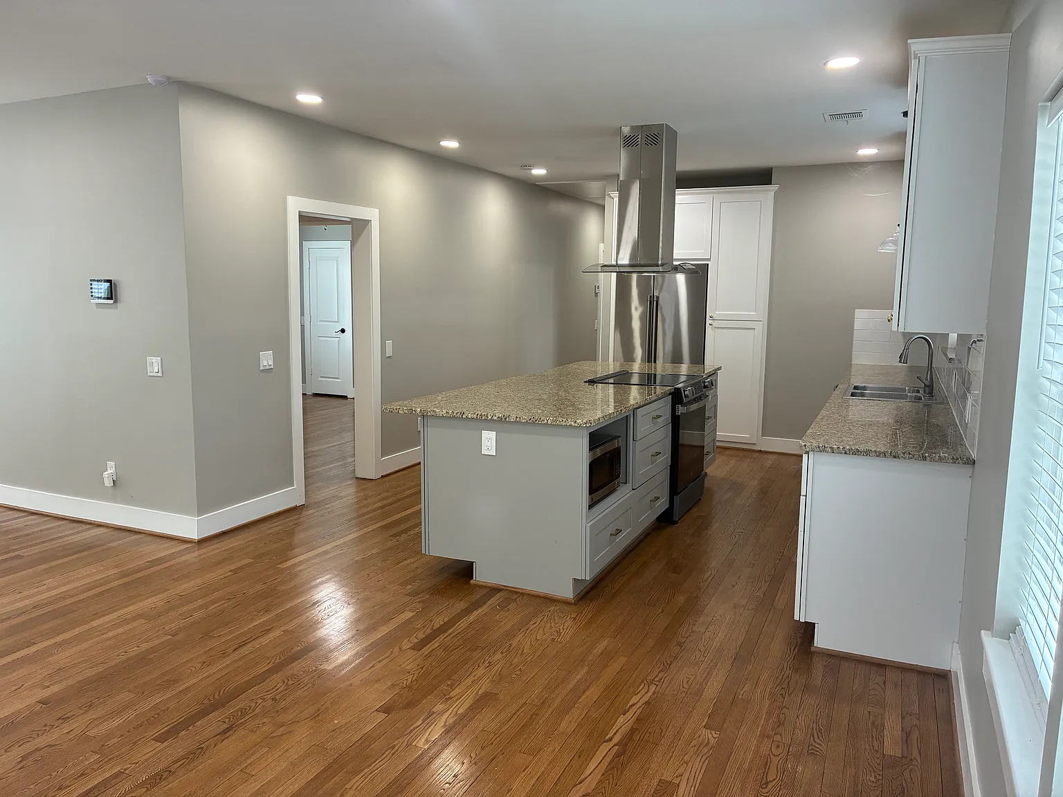 3 bed, 1606 sqft, $2,000 — Photo 1