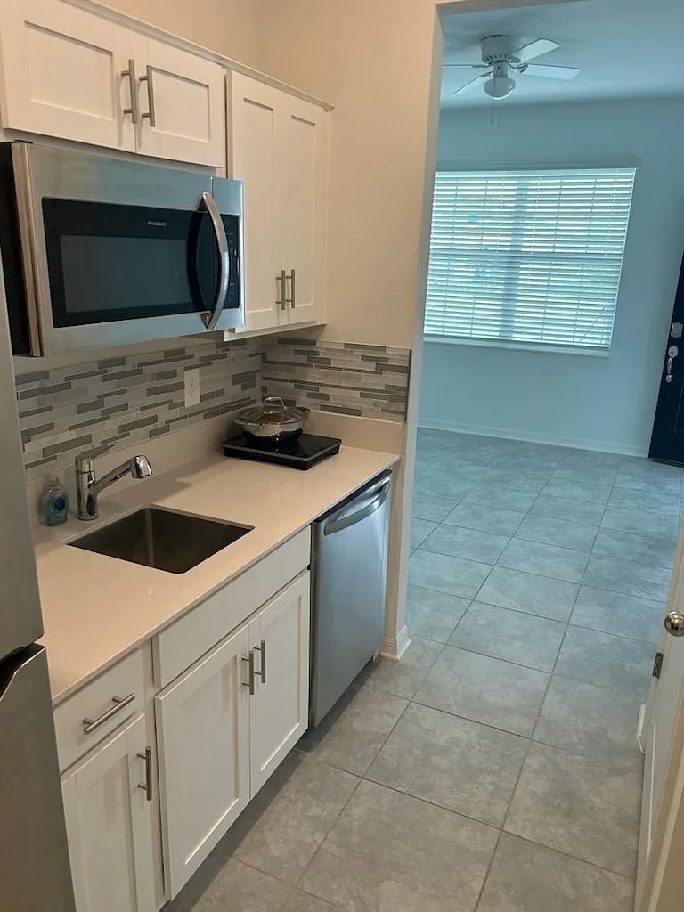 1 bed, 500 sqft, $995 — Photo 2