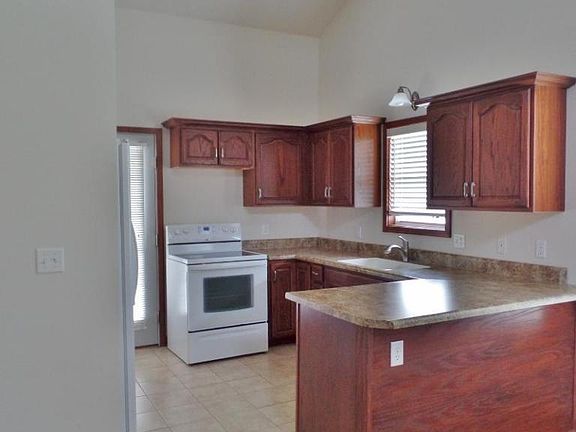 4th image of 18952 Serenity Dr